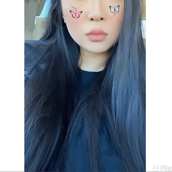 Meet your Posher, Flora - Picture 1 of 2